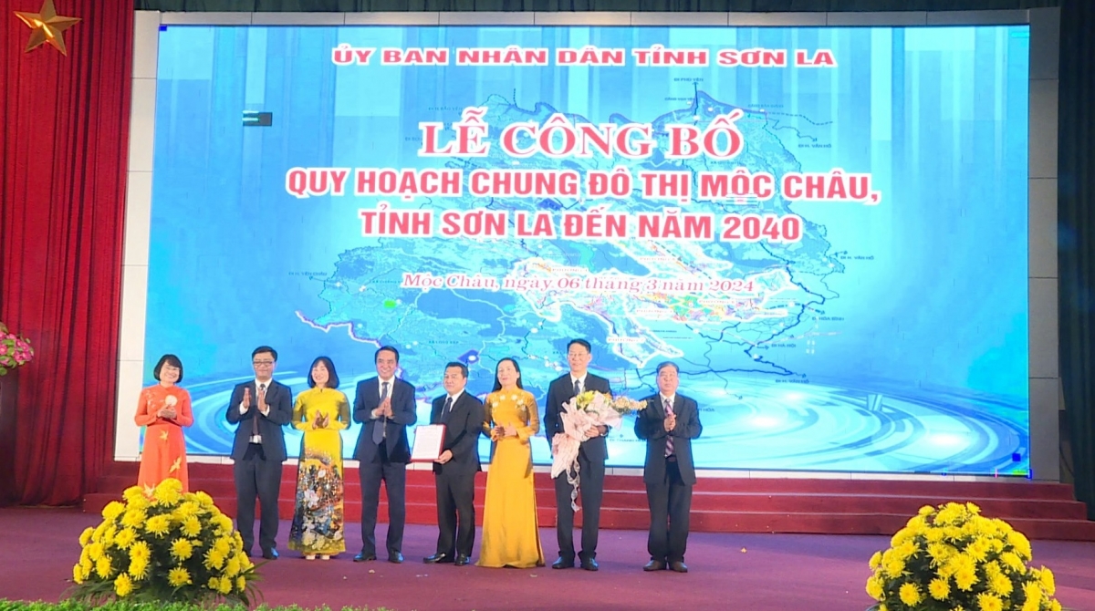 Chiều 06/3, tại huyện Mộc Châu, UBND tỉnh Sơn La đã tổ chức Lễ công bố quy hoạch chung đô thị Mộc Châu, tỉnh Sơn La đến năm 2040. Đồ án này do Viện Quy hoạch đô thị và nông thôn quốc gia (VIUP) thực hiện.