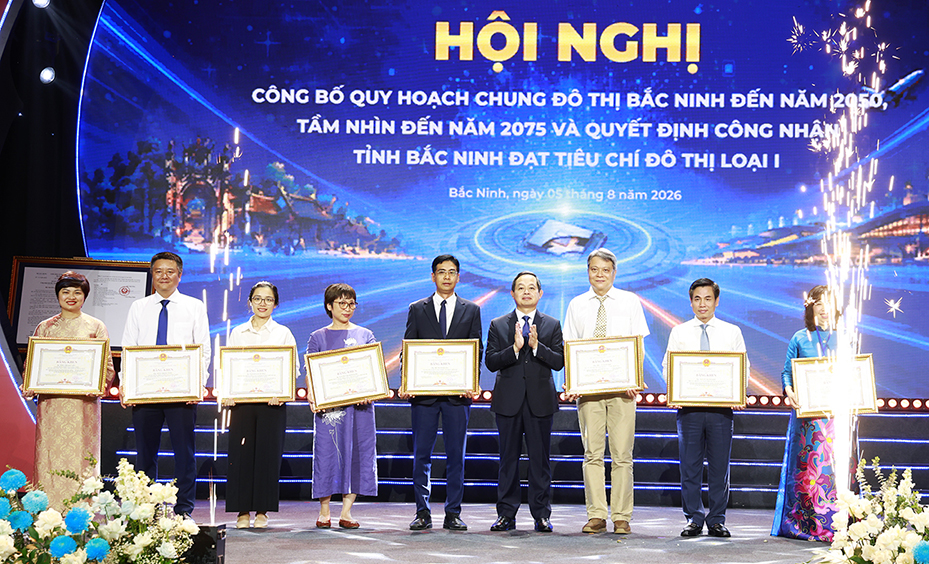 VIUP nhận Bằng khen của Chủ tịch UBND tỉnh Bắc Ninh tại Hội nghị công bố QHC đô thị Bắc Ninh đến năm 2050, tầm nhìn đến năm 2075 và Quyết định công nhận đạt tiêu chí đô thị loại I