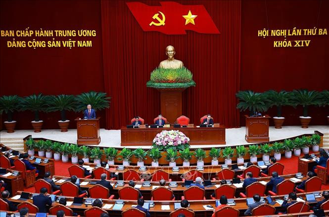 Bốn bước chuyển chiến lược trong phát triển đất nước