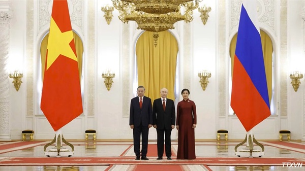 Tổng thống Nga Vladimir Putin chủ trì Lễ đón Tổng Bí thư, Chủ tịch nước Tô Lâm và Phu nhân