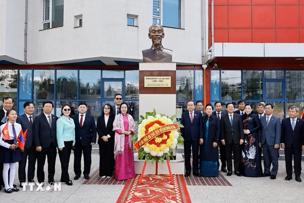 Chủ tịch Quốc hội Trần Thanh Mẫn thăm Trường mang tên Chủ tịch Hồ Chí Minh tại Mông Cổ