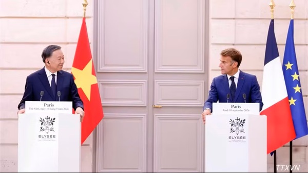 Tuyên bố chung về việc thúc đẩy triển khai khuôn khổ Đối tác chiến lược toàn diện Việt Nam-Pháp