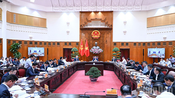 Khẩn trương hoàn thiện tiêu chuẩn, quy chuẩn, đẩy nhanh tiến độ các dự án tuyến đường sắt