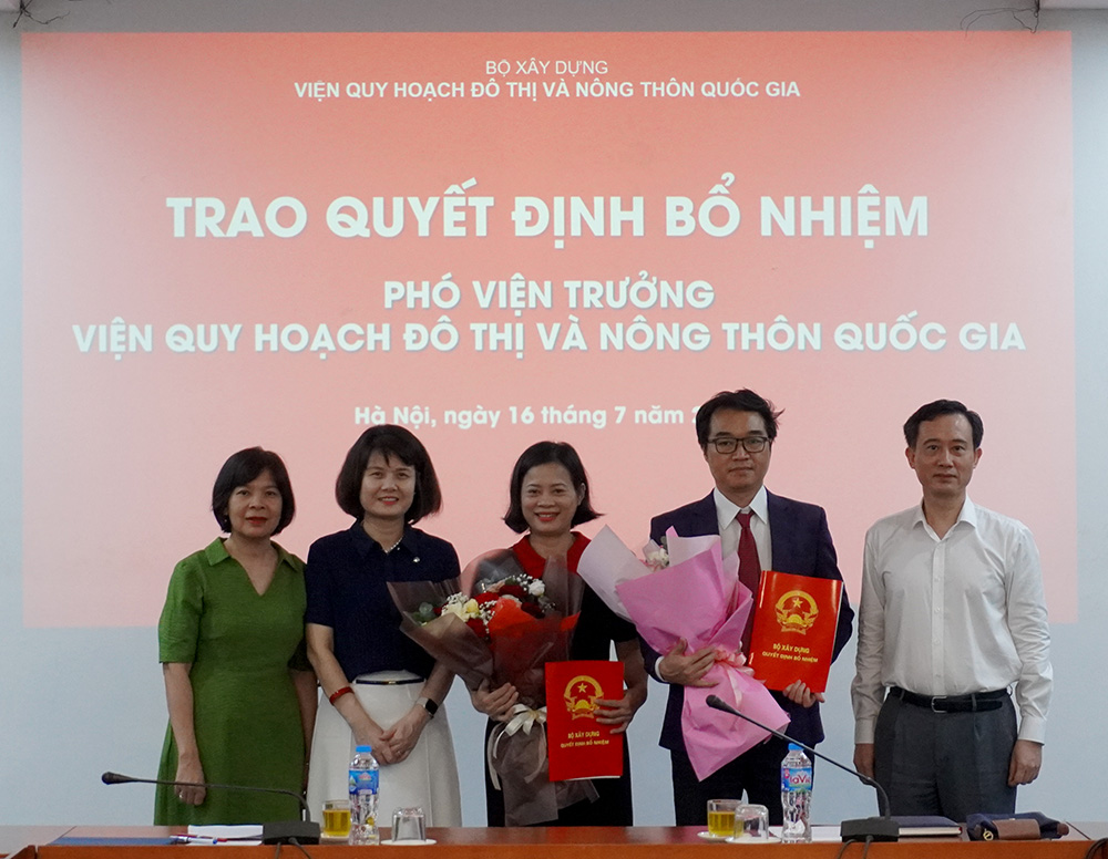 Viện Quy hoạch đô thị và nông thôn quốc gia tổ chức lễ trao quyết định bổ nhiệm 02 Phó Viện trưởng và hội nghị sơ kết công tác 6 tháng đầu năm 2024 