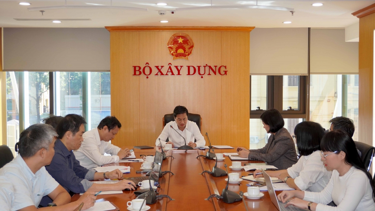 Thứ trưởng Bộ Xây dựng Nguyễn Tường văn làm việc với các đơn vị thuộc Bộ về công tác chuẩn bị tiếp đoàn Lãnh đạo, cán bộ Liên bang Nga và Học viện chính trị Hồ Chí Minh.