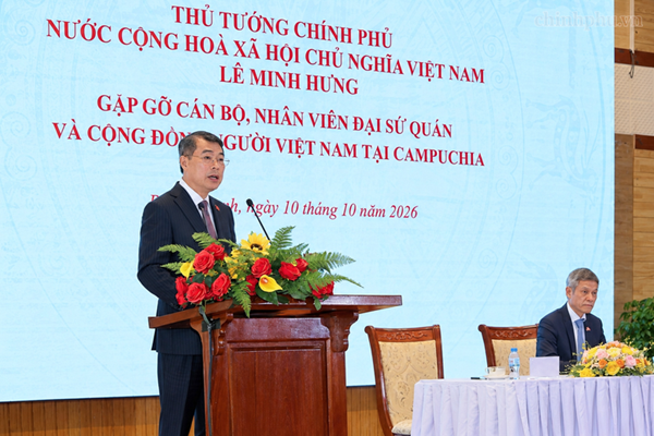 Thủ tướng Lê Minh Hưng gặp cộng đồng và các cơ quan đại diện Việt Nam tại Campuchia