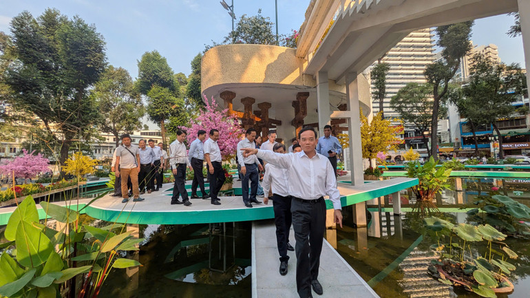 Bí thư Thành ủy Thành phố Hồ Chí Minh Trần Lưu Quang khảo sát các công trình chỉnh trang đô thị